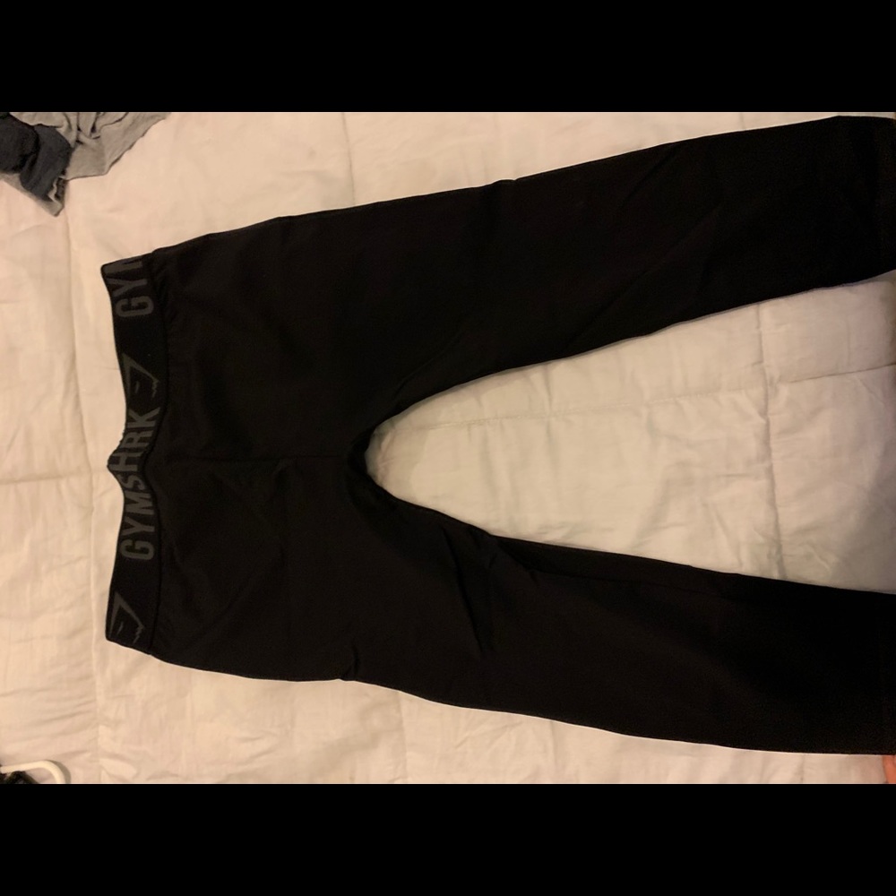 Black Gymshark leggings capris
